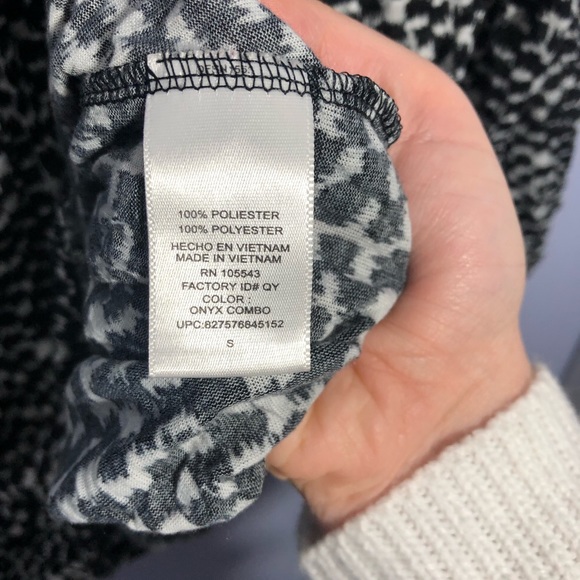 🦋Daisy Fuentes blouse🦋 - Picture 5 of 5